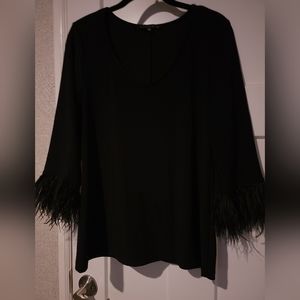 Tiana B. Shirt, size M